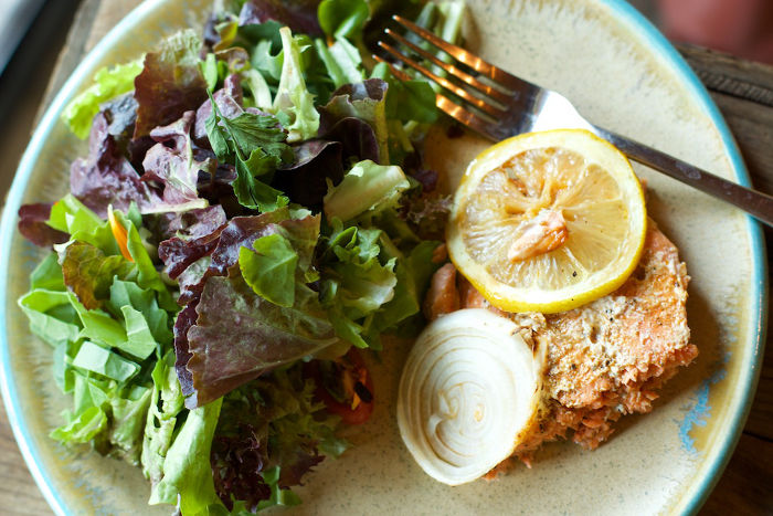 grilling salmon